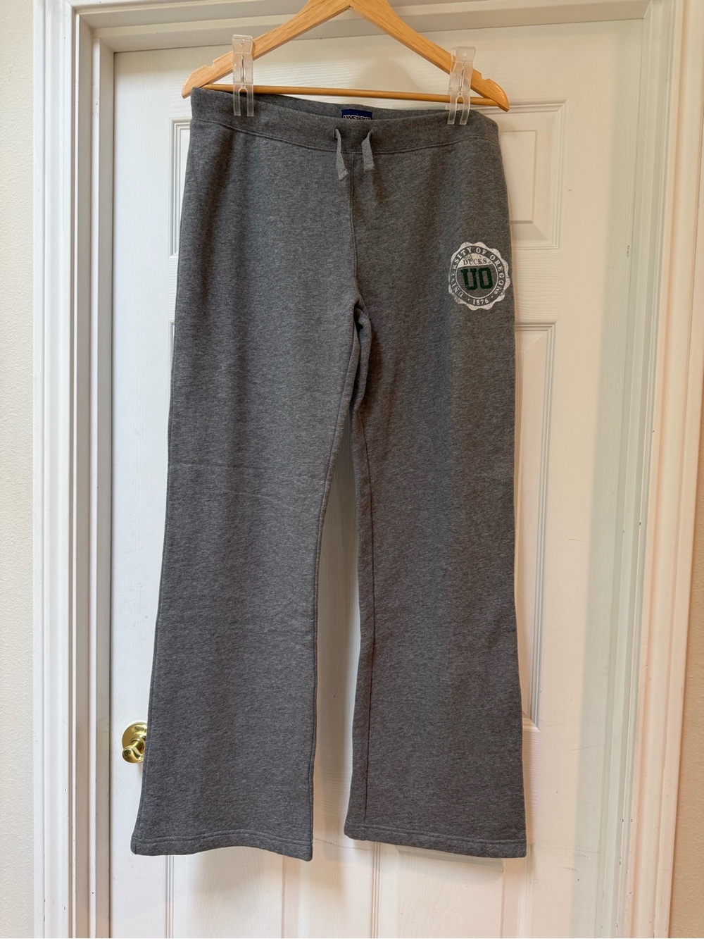 NWOT Jansport Women’s Gray Drawstring Track Sweats with U of O Graphic